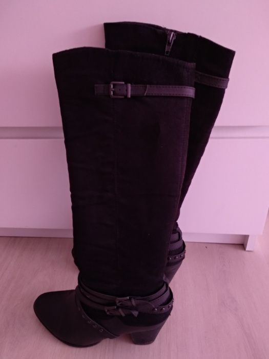 Botas cano alto pretas