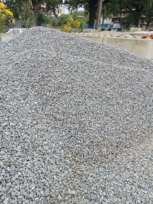 Kruszywa drogowe, żwiry, grysy, piaski, ziemia siana, przekrusz beton