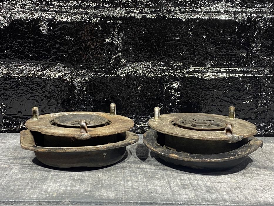 Опорнік Bmw E34