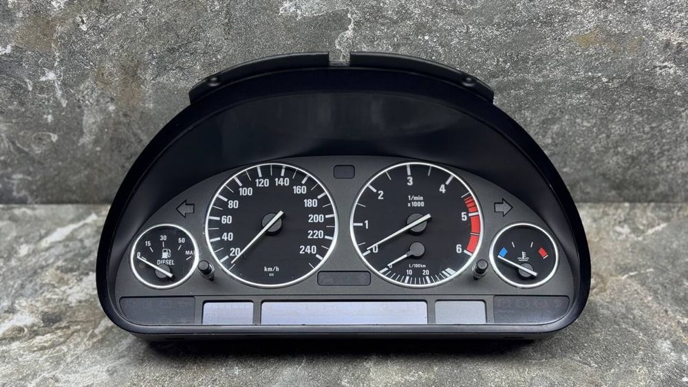 Приборка БМВ Е39 з кольцами Приборна панель бмв е39 дизель Консоль BMW