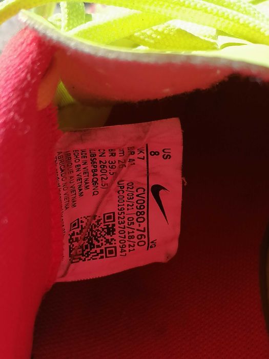 Sapatilhas futsal Adidas Sala e Nike Mercurial