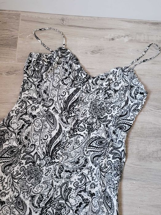 Bawełniana sukienka midi Zara print boho paisley dekolt falbana