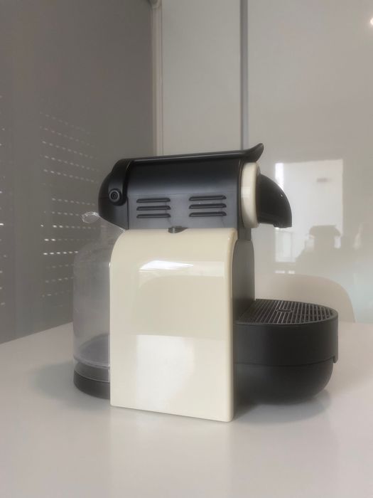 Máquina café expresso - DeLonghi