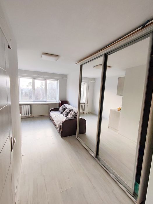 Продам окрему кімнату в гуртожитку з меблями