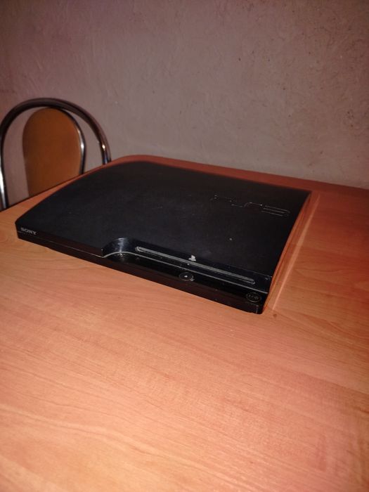 Playstation 3 z 4 grami
