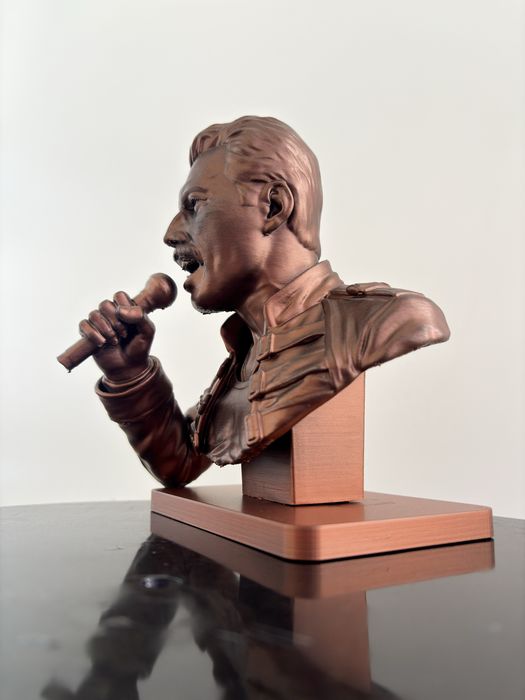 Busto Freddie Mercury em bronze