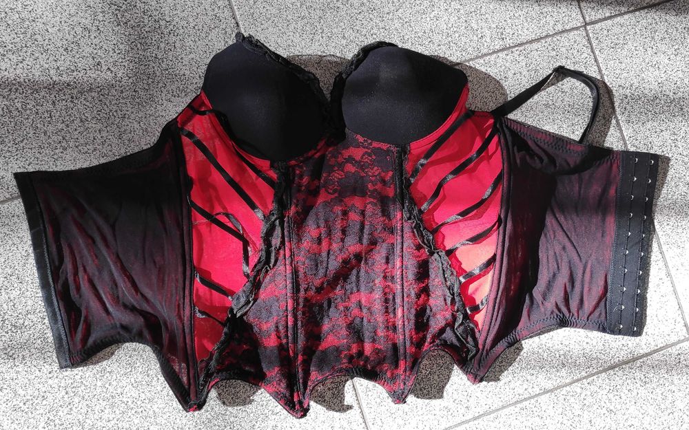 Corpete Ilaria Tamanho 32/34 Preto e Vermelho