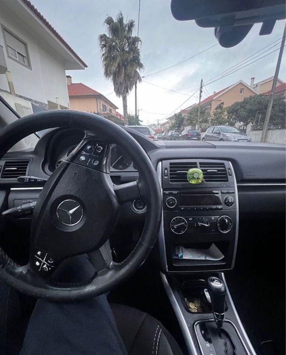 Mercedes B200 CDI automático vendo ou troco por iibiza FR bmw touring 520d  audi a3