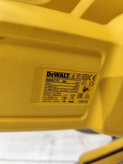 Вживане DeWalt DWS 777 торцювальна пила Деволт оригінал