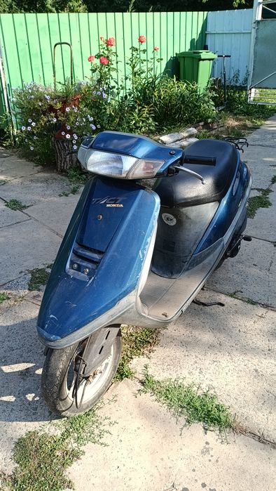 Honda Tact AF-24 stand-up