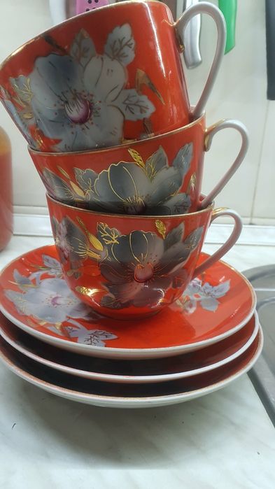 Чашка красная Мальва