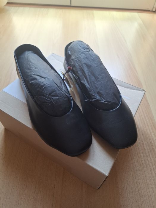 SHOES - Black Sabrinas