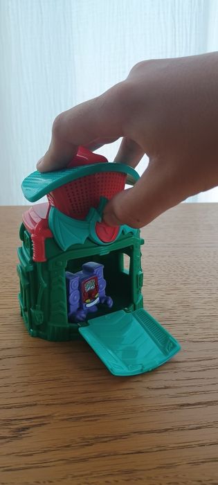 Baza Superzings+figurka