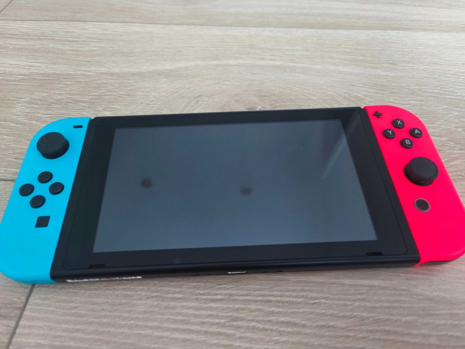 Nintendo Switch v2 HAC-001(-01) + gry