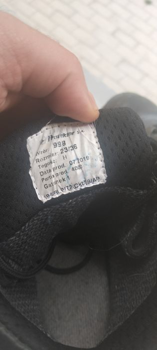 Buty wojskowe tak jak widać na zdjęciach