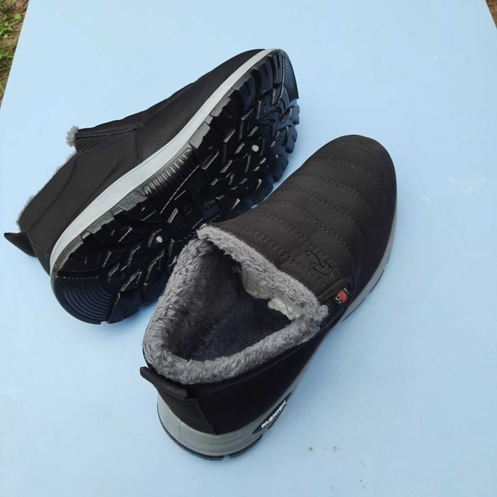 Зимове взуття (дутики)