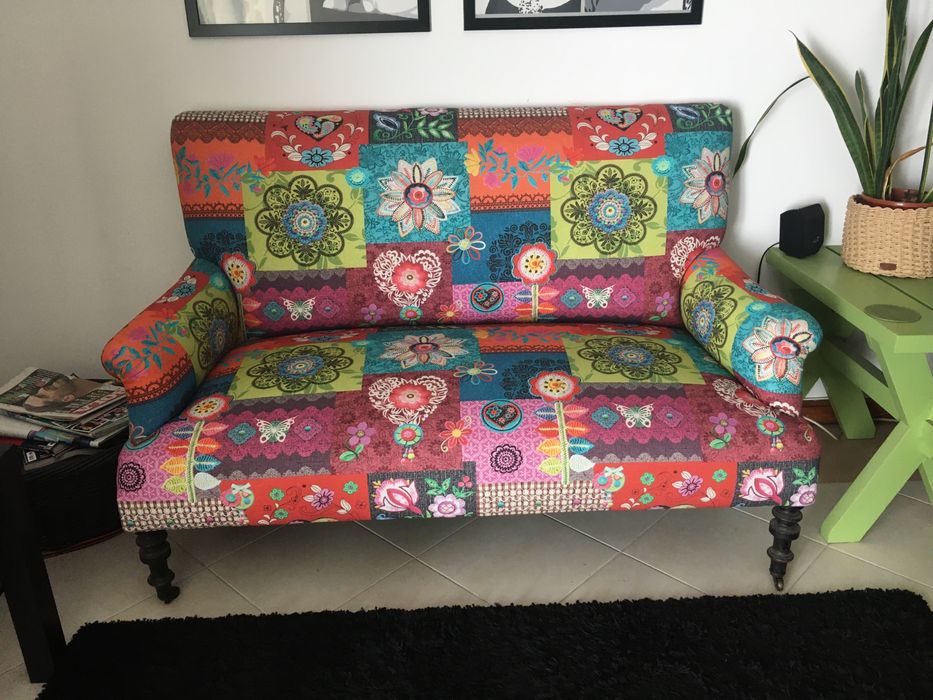 Sofá antigo estofado