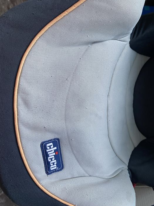 Автокрісло бустер