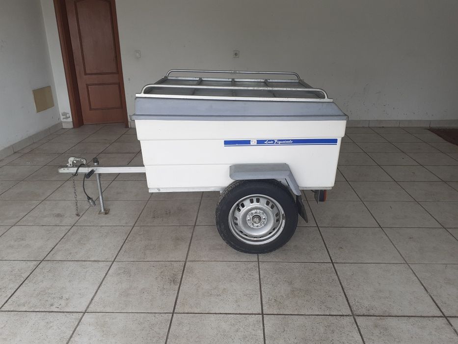 Atrelado para campismo e diversos