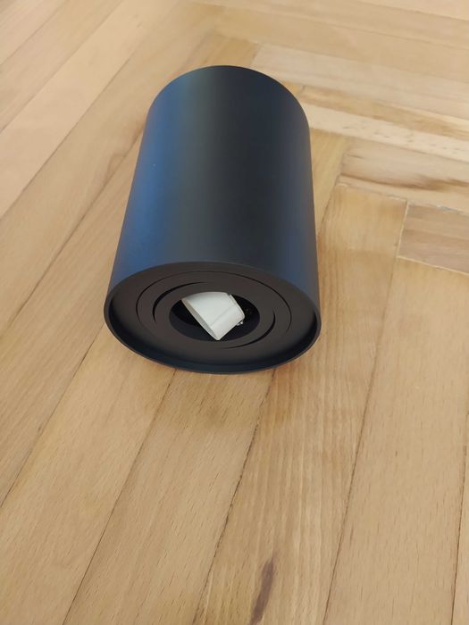 Lampy Maxlight czarne tubki