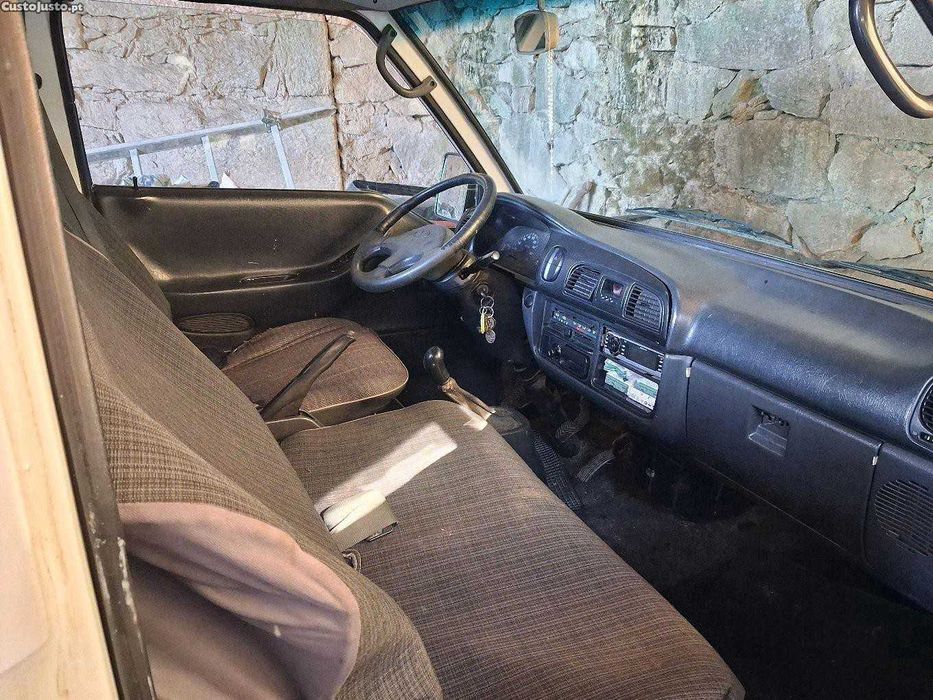 Hyundai H100 caixa aberta 2.5D