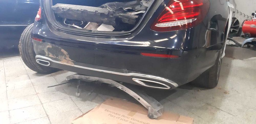 Vendo peças mercedes W213 sinistrado