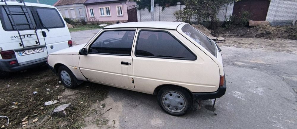 Заз Таврия 1102.