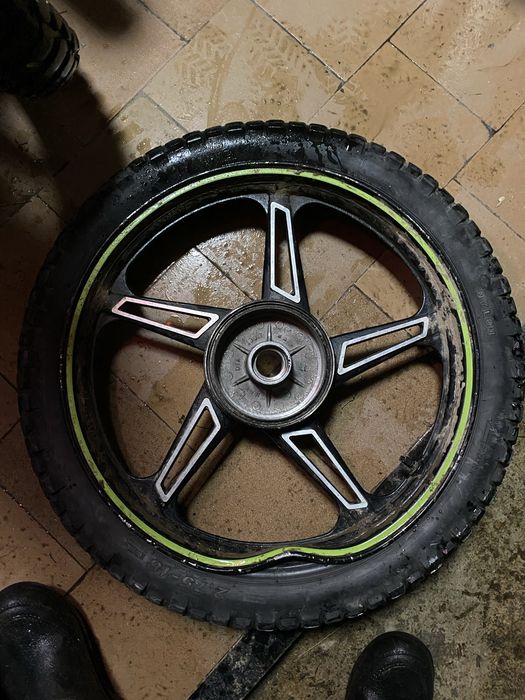 Продам диск на мустанг мт 250-9р