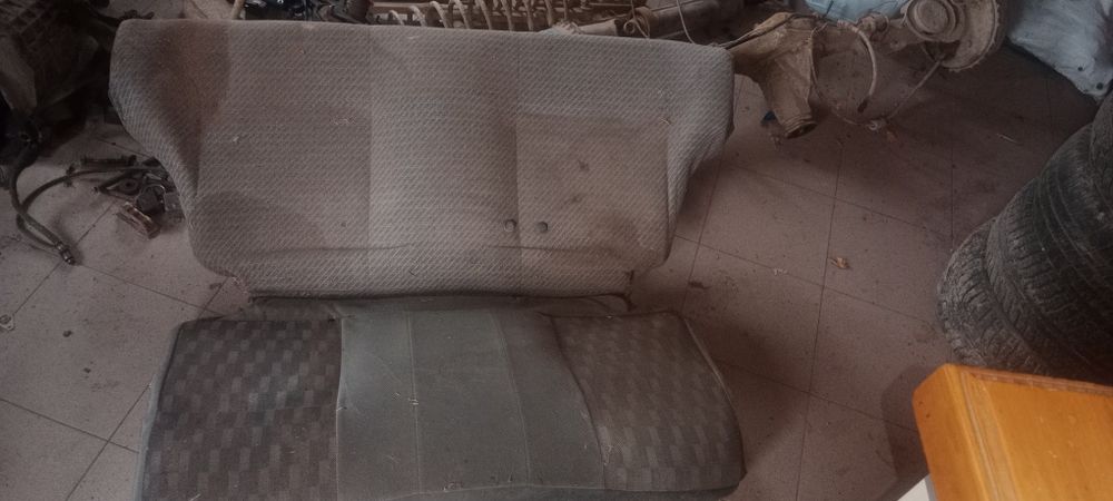 Задній сідак нива