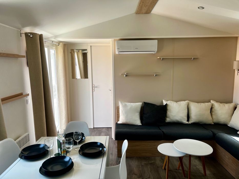 Casa Móvel IRM Eleganzia T2 – Como Nova + Terraço Oferta (Valor 2.160 €)