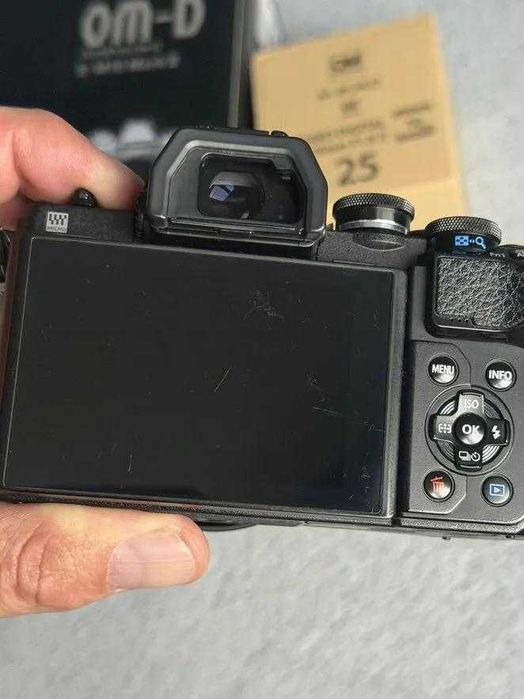 Olympus OM-D E-M10 Mark III body