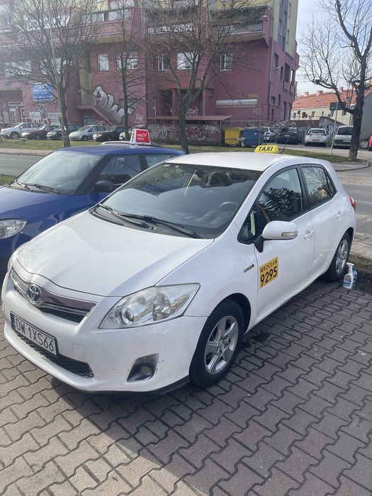 Аренда автомобилей для работы в такси.