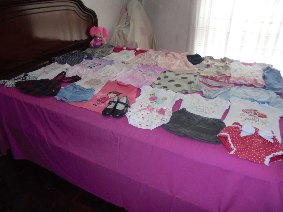 lote de roupa de menina os sapatos azuis marinho