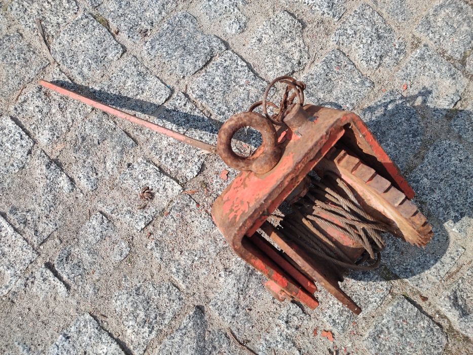 Лебёдка ручная тросовая.Жак