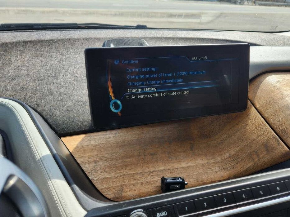 BMW i3 0.7      2015