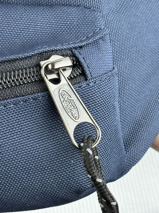 Сумка через плече/на пояс Eastpak Doggy Bag 3L EK073 синя.