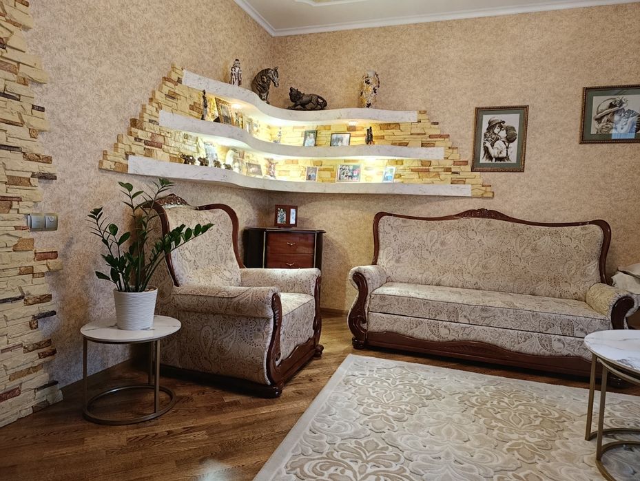 Диван  розкладний і крісло