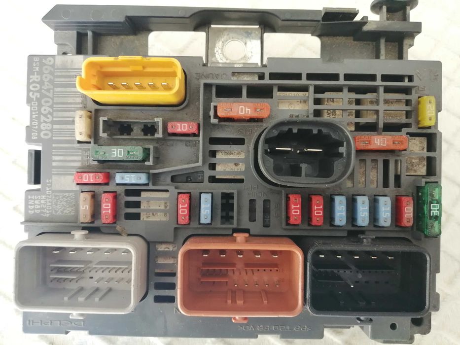 Placa da caixa de fusiveis Peugeot 308SW ano 2008