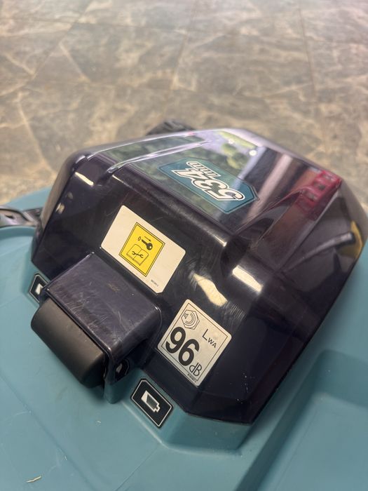 Kosiarka akumulatorowa Makita DLM539Z z napędem 53,4cm