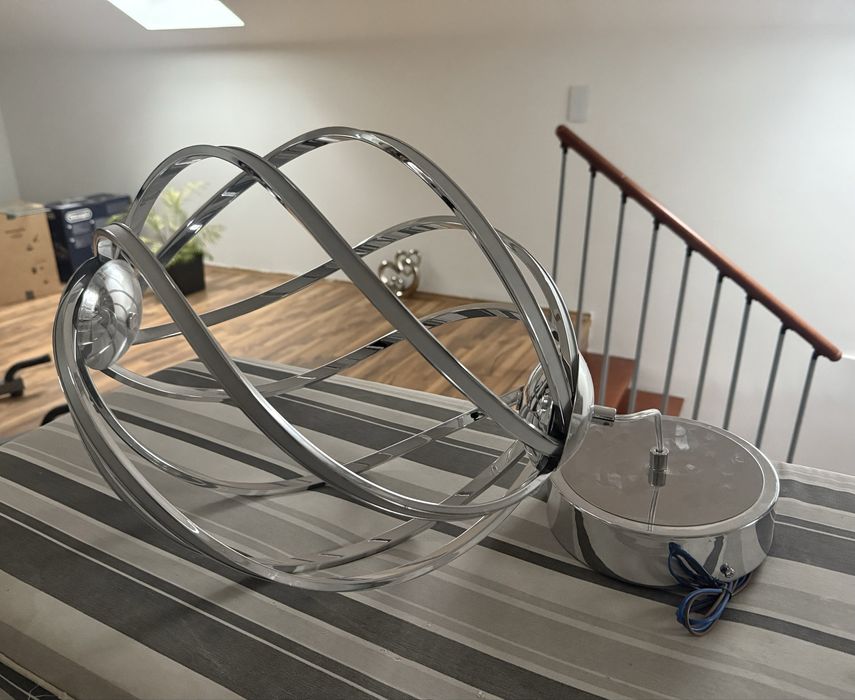 Lampa wiszaca srebrna