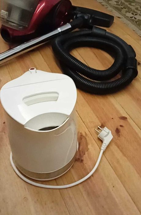 Chaleira Eléctrica Branca