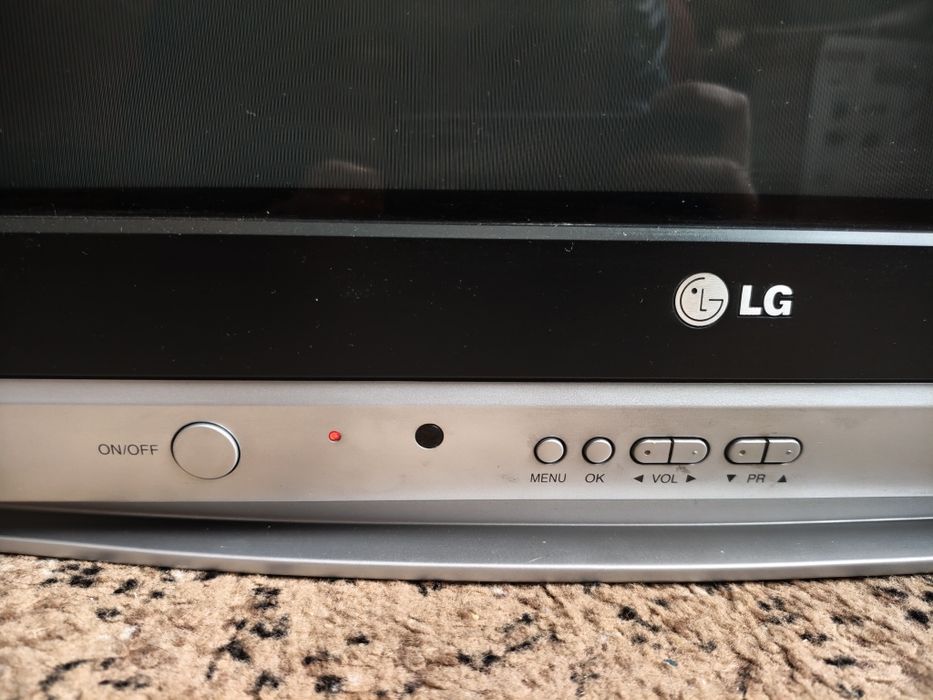 Продам телевізор LG 21fs7rg