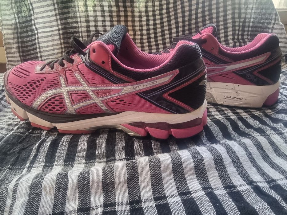 Продам мужские крассовки ASICS