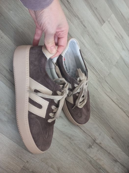 Buty sportowe skórzane sneakersy