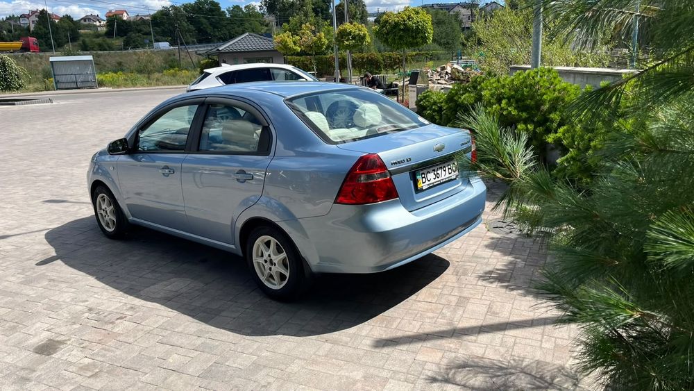 Продам автомобіль CHEVROLET AVEO