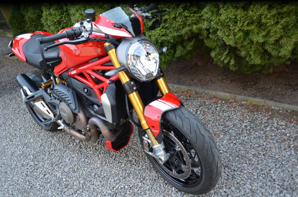 Ducati Monster 1200 S