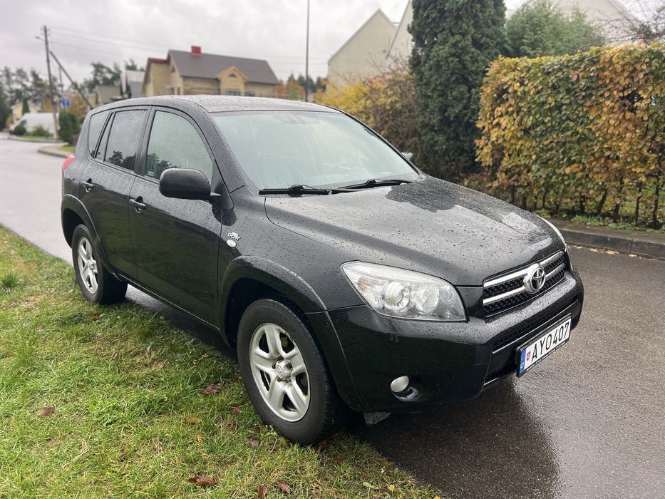 Свіжо пригнана Toyota Rav 4 full 4*4