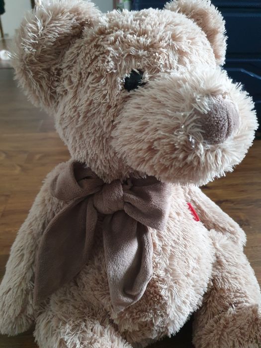 Duży pluszowy miś niedźwiedź jasno brązowy z kokardką pluszak maskotka