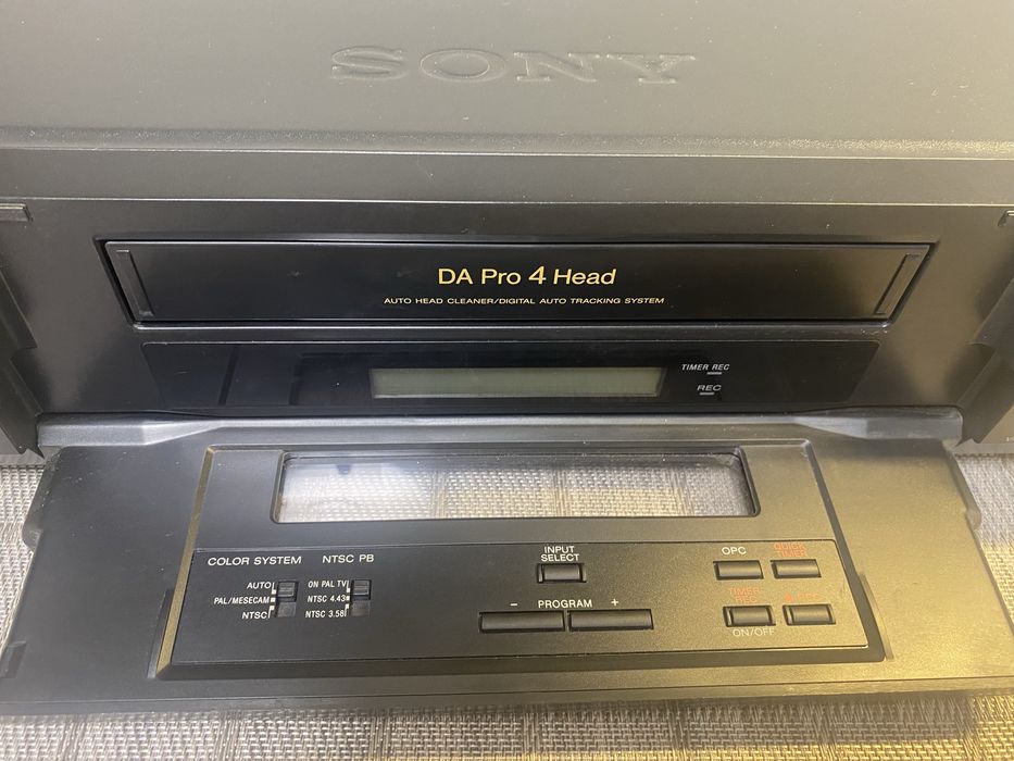 Відеомагнітофон Sony SLV-E450EE + оригінальний пульт
