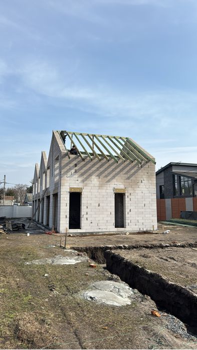 Продам таунхаус рядом с рекой и лесом.